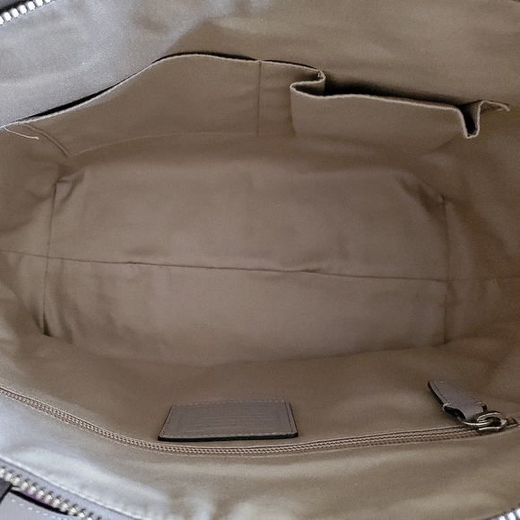 Coach handbag, pebble-finished leather in taupe. With shoulder strap & dust bag. - Picture 7 of 8